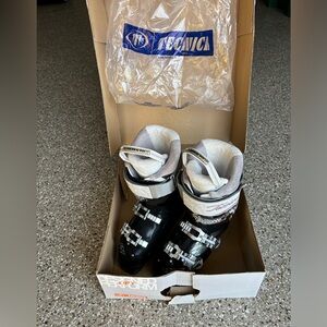 Tecnica Women’s ski boots Phoenix Max w8